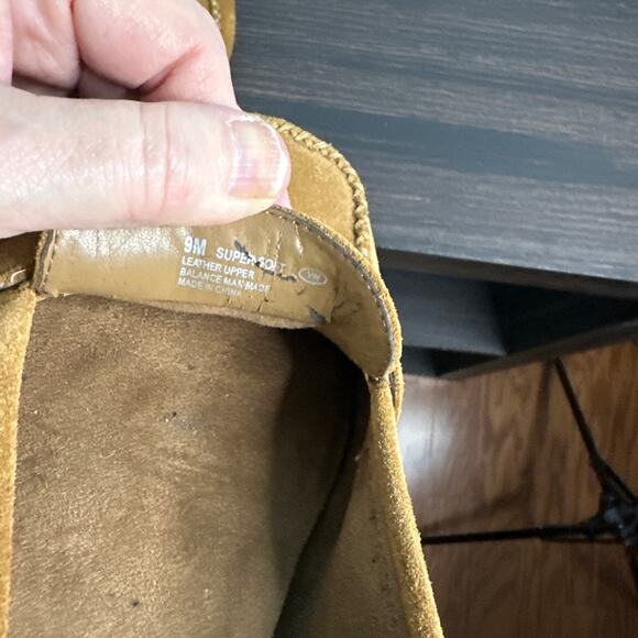 Aerosoles Suede Moccasins Loafers Brown Slip-On Brown SZ 9 Shoes Women Tassel - Picture 4 of 7